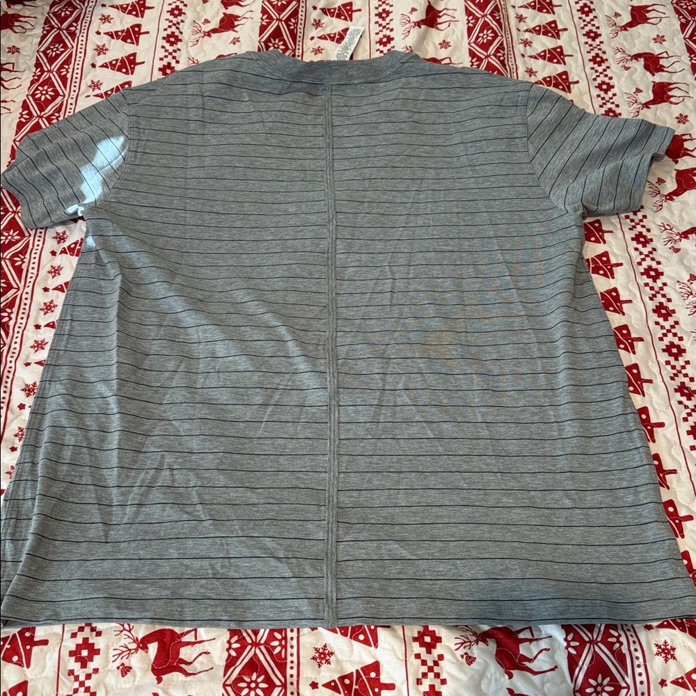 Lululemon Classic Gray Striped Women's Tee - Picture 5 of 5